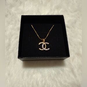 Elegant Pendant Necklace Gold-tone CC Style